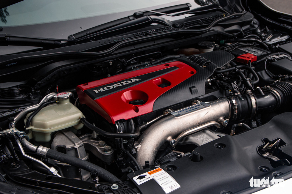 Honda Civic Type R độc nhất Việt Nam của ông Đặng Lê Nguyên Vũ, giá khoảng 4 tỉ đồng - Ảnh 14. Honda Civic Type R độc nhất Việt Nam của ông Đặng Lê Nguyên Vũ, giá khoảng 4 tỉ đồng - Ảnh 14.