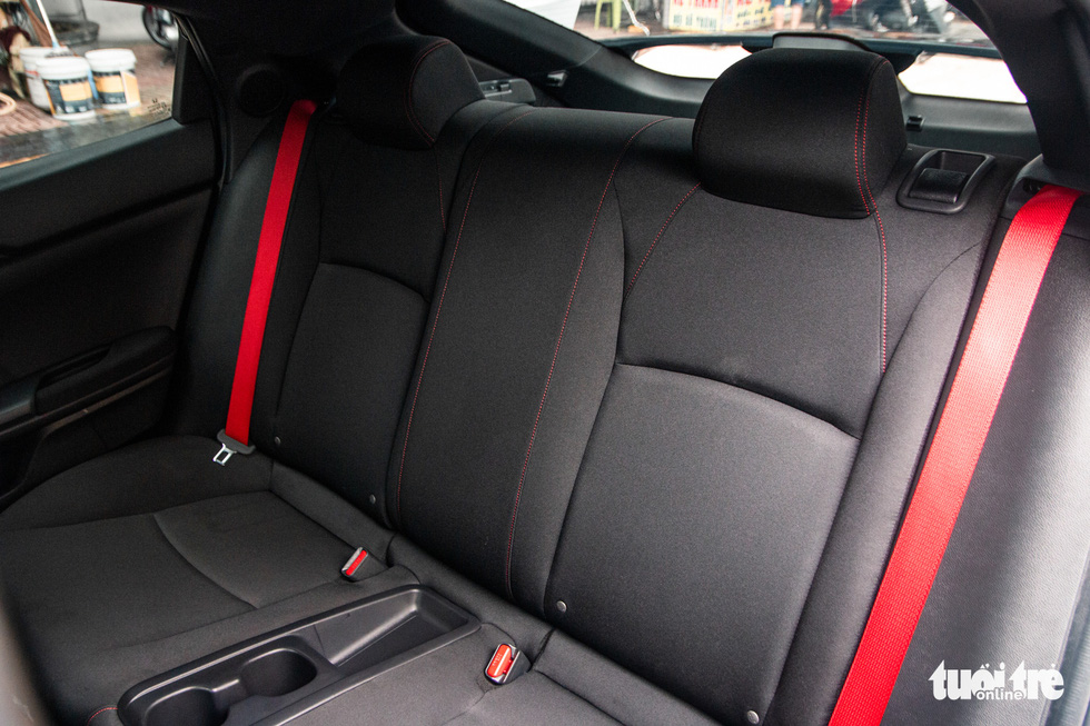 Honda Civic Type R độc nhất Việt Nam của ông Đặng Lê Nguyên Vũ, giá khoảng 4 tỉ đồng - Ảnh 13. Honda Civic Type R độc nhất Việt Nam của ông Đặng Lê Nguyên Vũ, giá khoảng 4 tỉ đồng - Ảnh 13.