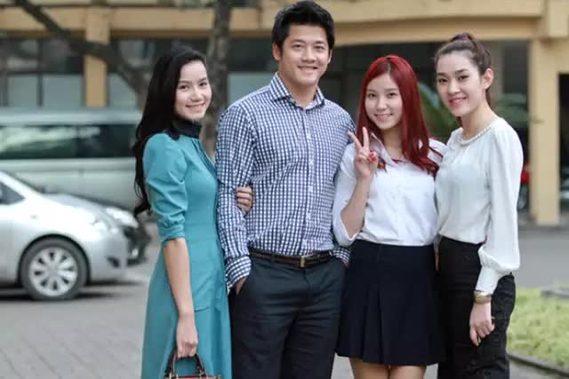 Nam chính hiền nhất của Hoa Cỏ May sau hơn 20 năm: Sự nghiệp thăng tiến nhờ sức mạnh tình thân - Ảnh 5. Nam chính hiền nhất của Hoa Cỏ May sau hơn 20 năm: Sự nghiệp thăng tiến nhờ sức mạnh tình thân - Ảnh 5.