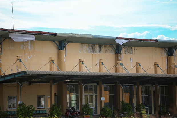 Khung cảnh bên trong bến xe bỏ hoang 10 năm ở Đà Nẵng, vừa bị ngân hàng rao bán để siết nợ - Ảnh 14. Khung cảnh bên trong bến xe bỏ hoang 10 năm ở Đà Nẵng, vừa bị ngân hàng rao bán để siết nợ - Ảnh 14.