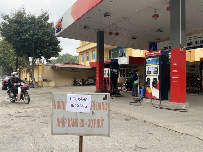 Bộ Công Thương hoả tốc mời doanh nghiệp xăng dầu họp về nguồn cung - Ảnh 1. Bộ Công Thương hoả tốc mời doanh nghiệp xăng dầu họp về nguồn cung - Ảnh 1.