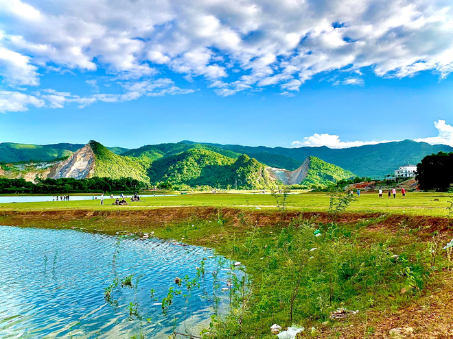 Những hồ nước đẹp ngay gần Hà Nội khiến du khách phải lòng - Ảnh 14.