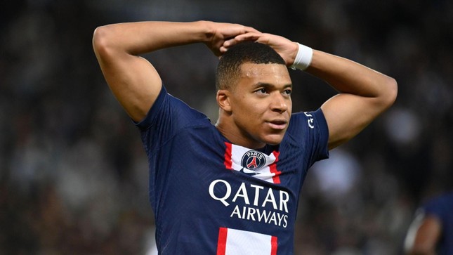 Mbappe tự coi mình là ông chủ, ngó lơ đồng đội và chỉ chơi với sếp lớn - Ảnh 1.