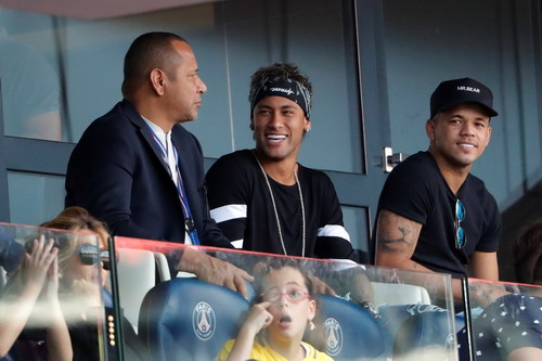 Neymar đối mặt án tù 5 năm vì trốn thuế và gian lận - Ảnh 2. Neymar đối mặt án tù 5 năm vì trốn thuế và gian lận - Ảnh 2.