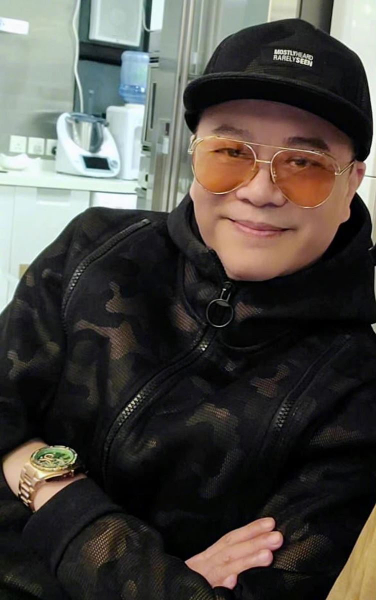 Tuổi xế chiều bệnh tật, không con cái nhưng hạnh phúc bên vợ của tài tử Âu Dương Chấn Hoa - Ảnh 3. Tuổi xế chiều bệnh tật, không con cái nhưng hạnh phúc bên vợ của tài tử Âu Dương Chấn Hoa - Ảnh 3.