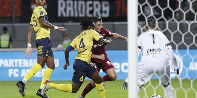 Báo Pháp nhận xét Pau FC có trận đấu hay nhất từ đầu mùa - Ảnh 2.