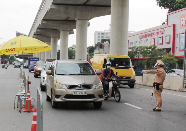 Đề xuất ô tô phải có thẻ định danh: Đẻ thêm giấy phép con? - Ảnh 1.