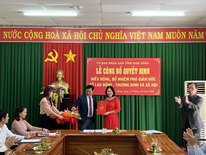 Phó giám đốc Sở xin thôi việc ngay lễ công bố quyết định bổ nhiệm - Ảnh 1.