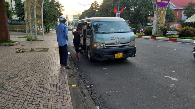 Một phóng viên bị đánh, đe dọa ‘tao biết nhà mày, con mày học ở đâu’ - Ảnh 1.