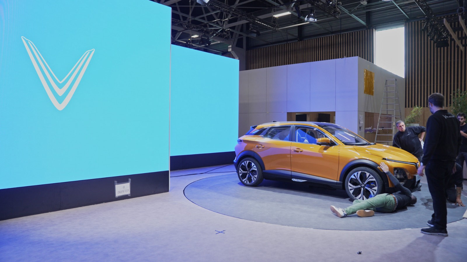 Lộ gian hàng VinFast tại Paris Motor Show 2022: Nhiều khác biệt sau 4 năm với loạt bom tấn xe điện mới - Ảnh 3.