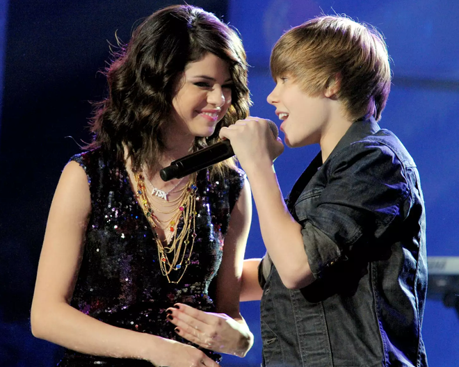  8 năm duyên nợ cùng những thêu dệt vô lý nhắm vào Selena Gomez và vợ chồng Hailey - Justin Bieber  - Ảnh 3.
