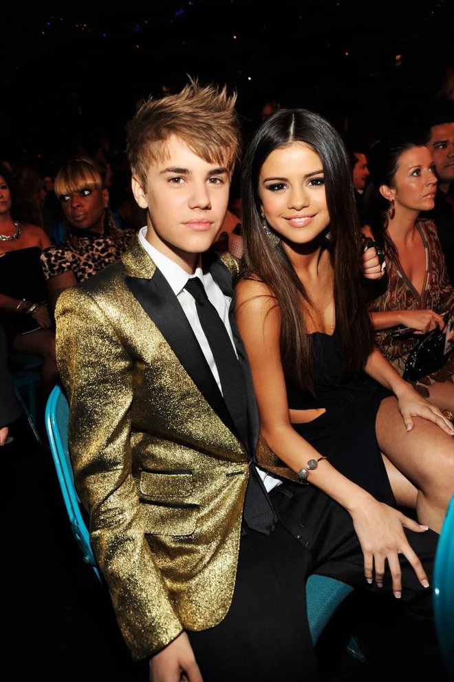  8 năm duyên nợ cùng những thêu dệt vô lý nhắm vào Selena Gomez và vợ chồng Hailey - Justin Bieber  - Ảnh 2.