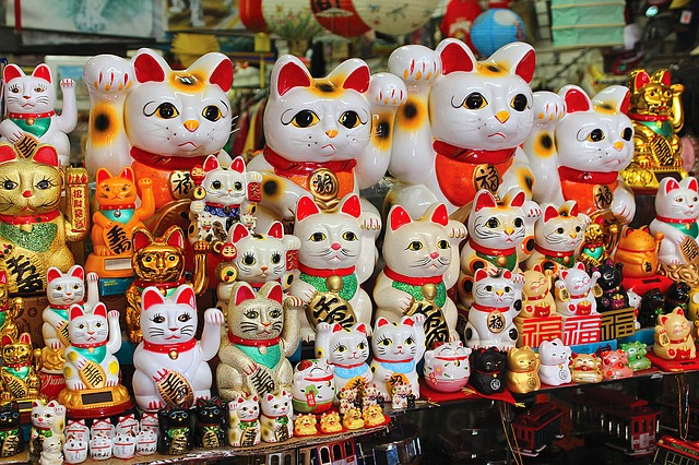 Nguồn gốc và ý nghĩa bất ngờ của chú mèo vẫy khách cầu may nổi tiếng trong văn hóa Nhật Bản - Ảnh 2.