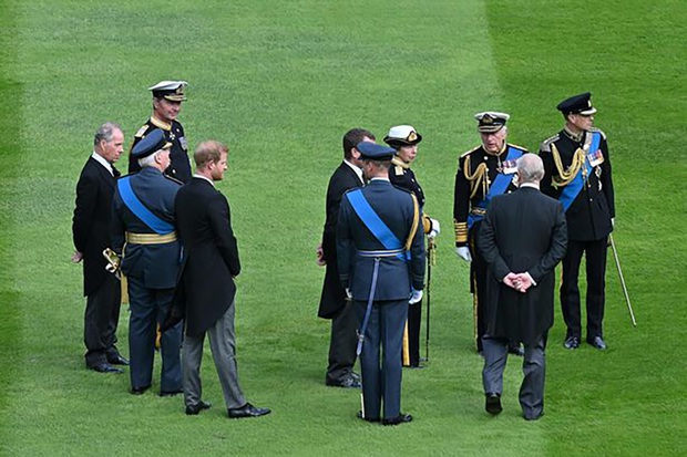  Thử thách đầu tiên của Vua Charles III: Hàn gắn một gia đình đã chịu nhiều tổn thương - Ảnh 10.