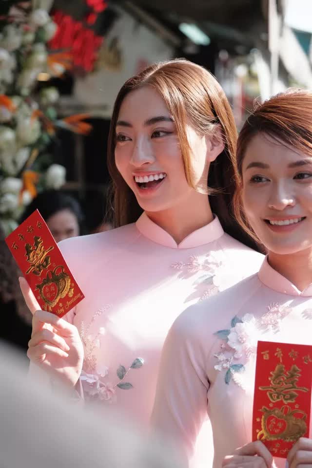  Toàn cảnh lễ ăn hỏi Hoa hậu Đỗ Mỹ Linh: Cô dâu chú rể ngọt ngào, quy tụ dàn mỹ nhân Việt - Ảnh 16.