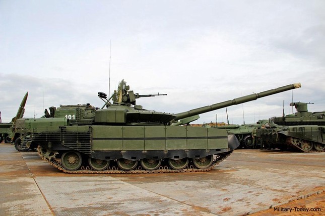 Nga tung tăng chiến đấu T-80BVM vào cuộc xung đột với Ukraine - Ảnh 3.