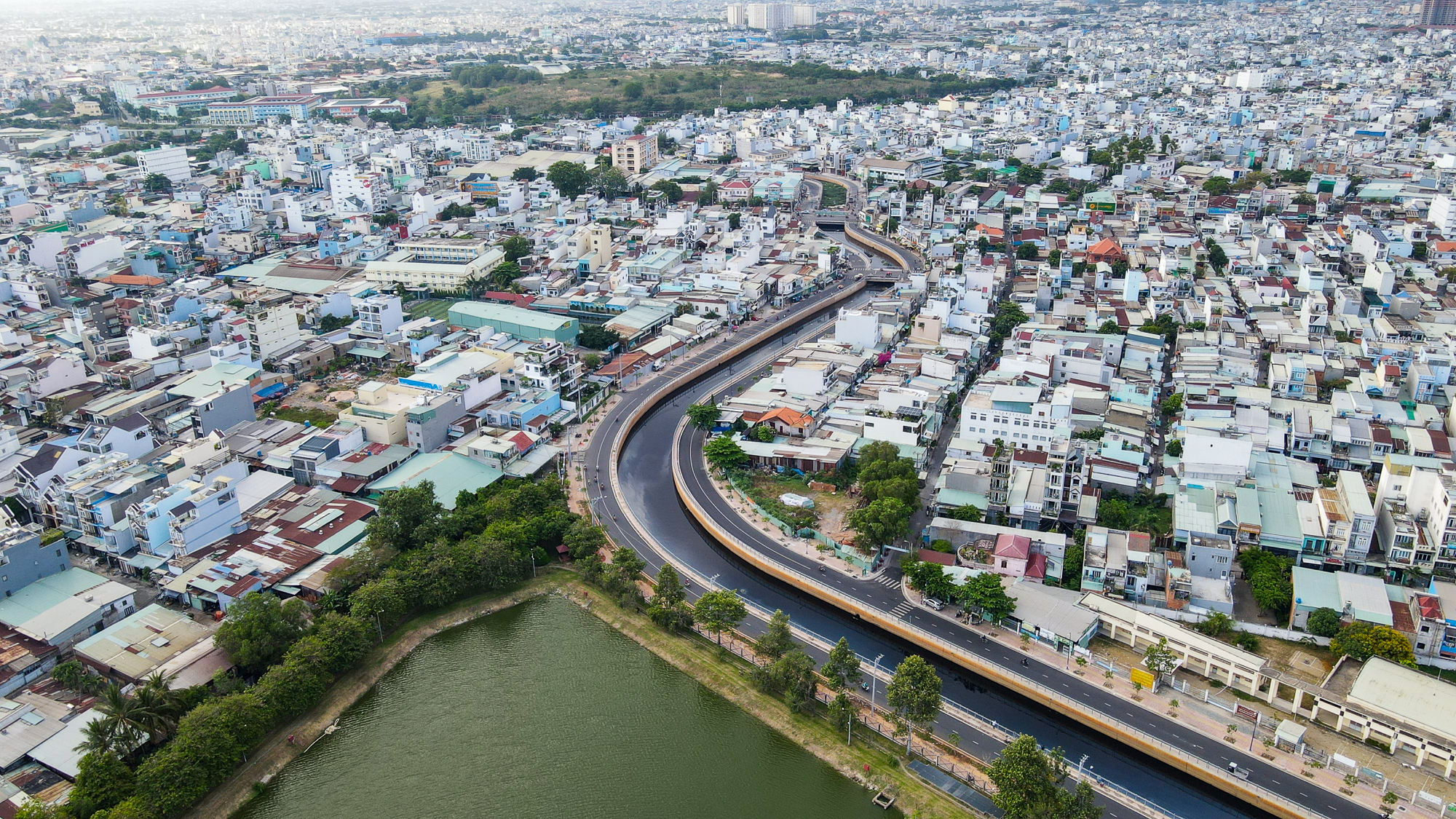 Phường có dân số đông nhất TP. Hồ Chí Minh - Ảnh 1.