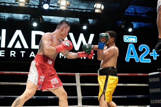 Nam vương boxing Trương Đình Hoàng trút mưa đòn, hạ knock-out võ sĩ số 1 Indonesia - Ảnh 3.