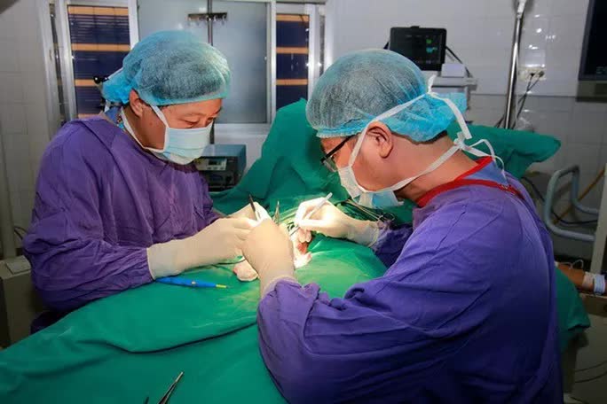 Cấy 16 viên bi vào của quý, thanh niên phải cầu cứu bác sĩ - Ảnh 1. Cấy 16 viên bi vào của quý, thanh niên phải cầu cứu bác sĩ - Ảnh 1.