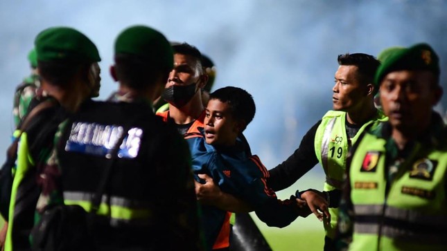 Chủ tịch FIFA lên tiếng về thảm hoạ bóng đá tại Indonesia - Ảnh 1.