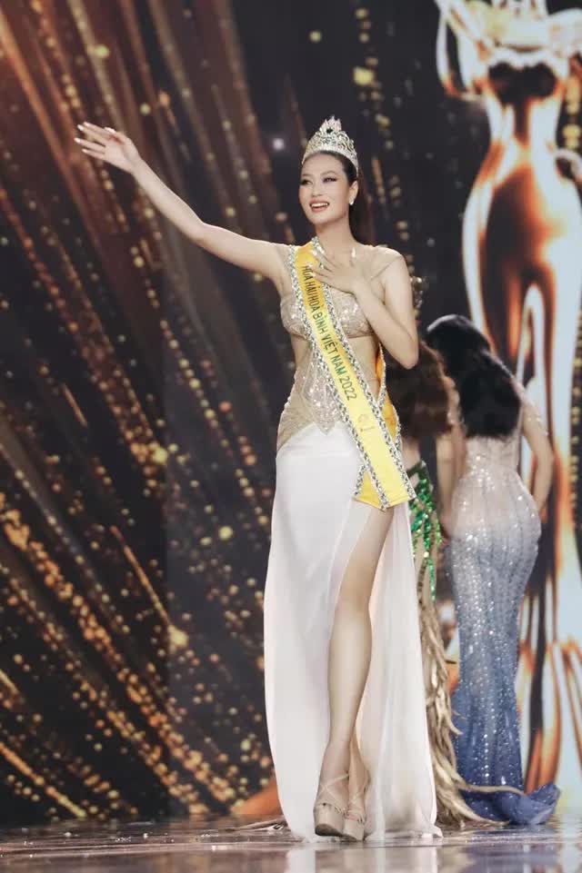 Tân hoa hậu Miss Grand Vietnam – Đoàn Thiên Ân: Mẹ mất, bố bệnh, vất vả mưu sinh - Ảnh 2.