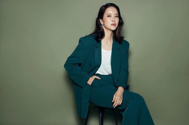  Nữ hoàng nhạc phim xứ Hàn: Vực dậy ngoạn mục dù bị quản lý hại, mạnh mẽ đối mặt khi chồng bị bắt  - Ảnh 6.