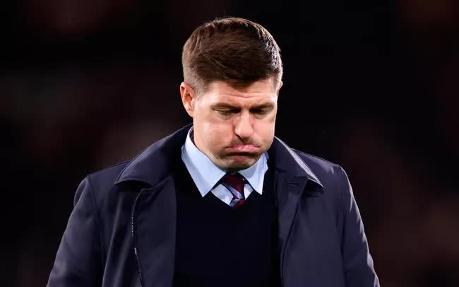 Steven Gerrard bị sa thải ngay sau trận thua Fulham - Ảnh 1.