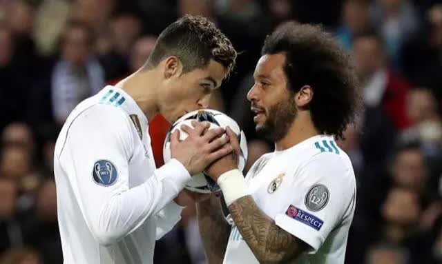 Cầu thủ duy nhất lên tiếng ủng hộ Ronaldo đến lúc này - Ảnh 1.