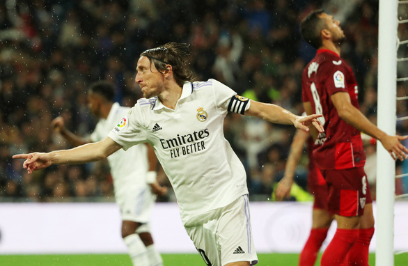 Valverde lập cú đúp trong hai phút giúp Real Madrid kéo dài chuỗi bất bại - Ảnh 2.