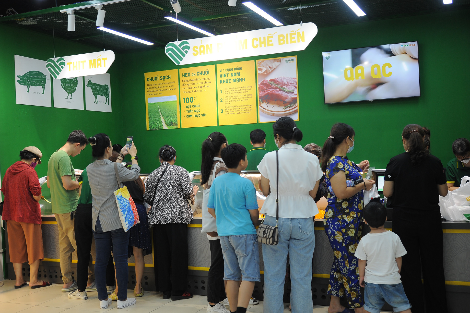 Thịt heo ăn chuối BAPI của bầu Đức đã có mặt ở Hà Nội - Ảnh 2. Thịt heo ăn chuối BAPI của bầu Đức đã có mặt ở Hà Nội - Ảnh 2.