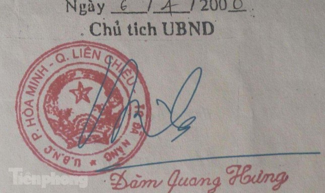 Công an xác minh giấy tờ loạt nhà xây trái phép có chữ ký của ông Đàm Quang Hưng - Ảnh 1.