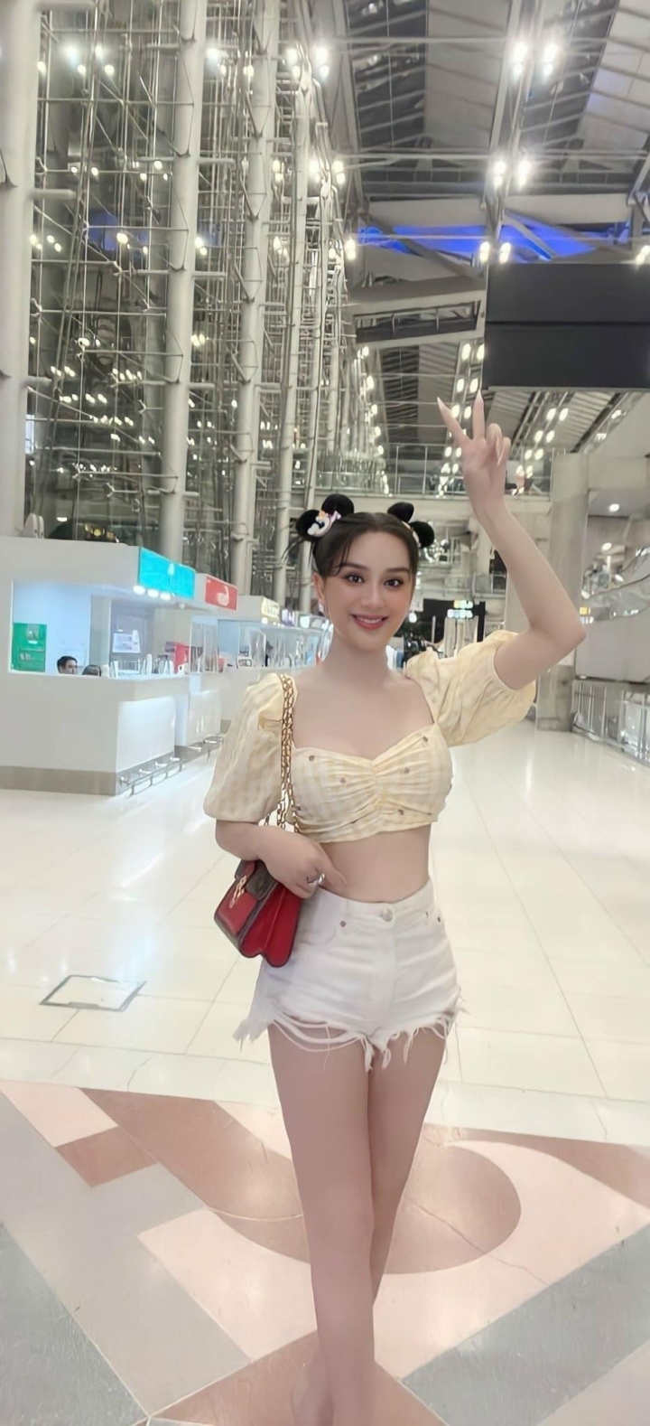 Sao Việt 24/10: Diva Thanh Lam mượn lời bài hát bày tỏ tình yêu với vị hôn phu - Ảnh 7. Sao Việt 24/10: Diva Thanh Lam mượn lời bài hát bày tỏ tình yêu với vị hôn phu - Ảnh 7.
