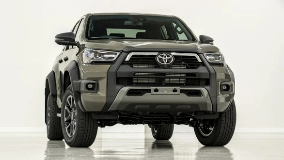 Toyota Hilux thêm phiên bản mới, trì hoãn ra mắt thế hệ mới - Ảnh 1.