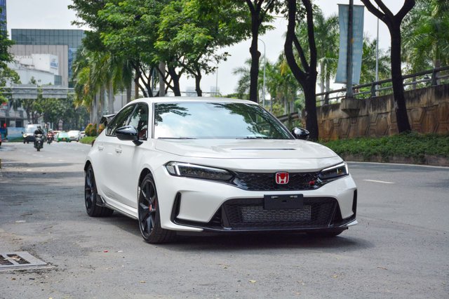  Ảnh ‘nóng’ Honda Civic Type R 2022 giá khoảng 2 tỷ đồng đầu tiên Việt Nam  - Ảnh 5.