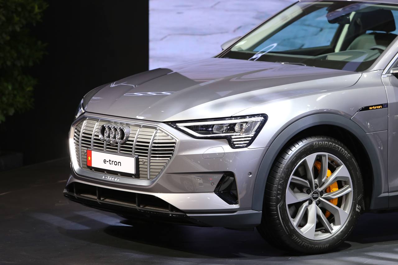 Bóc tách Audi e-tron SUV: Xe điện bạt ngàn công nghệ, không đối thủ ở Việt Nam - Ảnh 8.