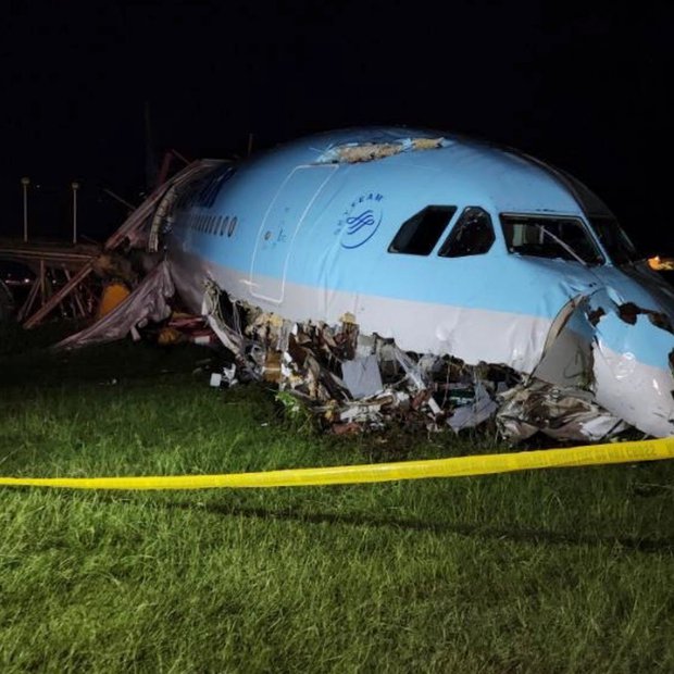 Hành khách mang thai thuật lại khoảnh khắc kinh hoàng khi máy bay Korean Air trượt khỏi đường băng - Ảnh 1.