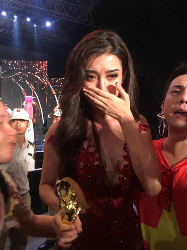 Mỹ nhân Việt khóc nức nở khi bị loại khỏi top 5 Miss Grand International giờ thành biên tập viên, cuộc sống thế nào? - Ảnh 1.