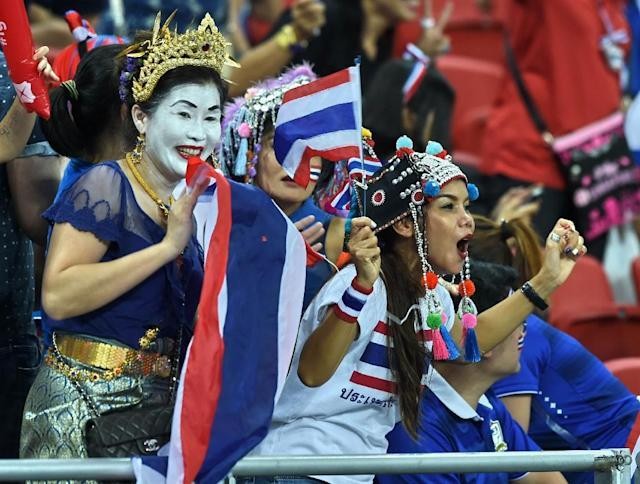 Thái Lan chịu áp lực khi Việt Nam và Singapore đã có bản quyền World Cup - Ảnh 1.