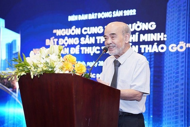 GS. Đặng Hùng Võ: Cơn sốt đất vừa qua khiến người Việt phải lao động 120 năm mới mua được nhà  - Ảnh 1.