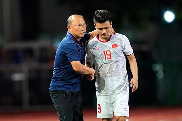 Ông Park Hang-seo nhận tin cực xấu, VFF xác nhận Quang Hải không dự AFF Cup 2022 - Ảnh 1.
