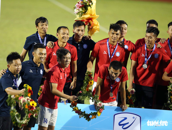 Tấn Tài bồi hồi khi Khánh Hòa trở lại hạng V-League - Ảnh 2.