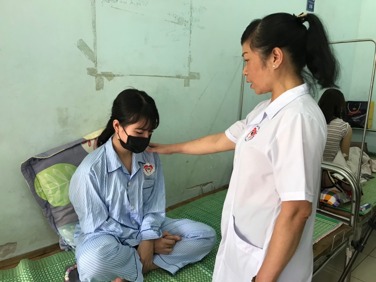 Mẹ trầm cảm sau sinh do con quấy khóc đêm: Chuyên gia chỉ ra việc cần làm - Ảnh 1. Mẹ trầm cảm sau sinh do con quấy khóc đêm: Chuyên gia chỉ ra việc cần làm - Ảnh 1.