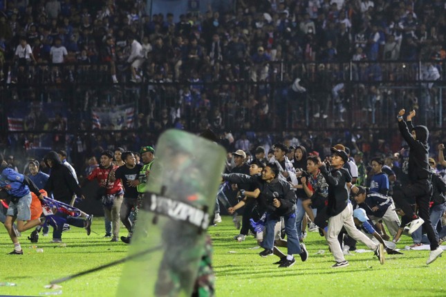 LĐBĐ Indonesia sợ phải chịu lệnh trừng phạt nặng nề từ FIFA - Ảnh 1.