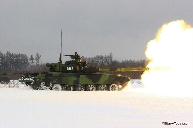 Uy lực tăng T-72M4 được Cộng hoà Séc cung cấp cho Ukraine - Ảnh 5.