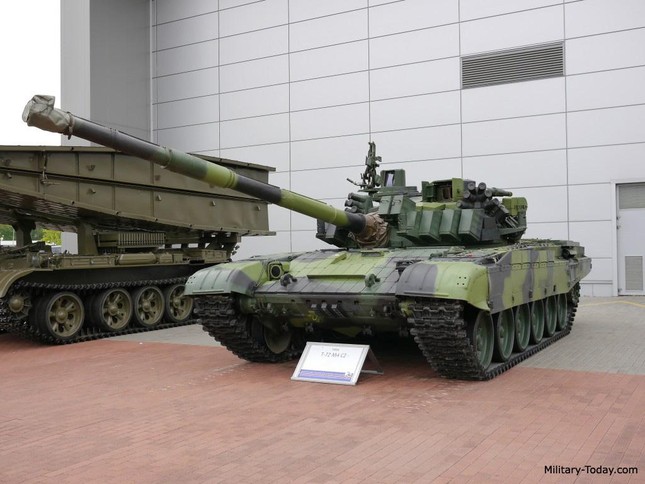 Uy lực tăng T-72M4 được Cộng hoà Séc cung cấp cho Ukraine - Ảnh 1.