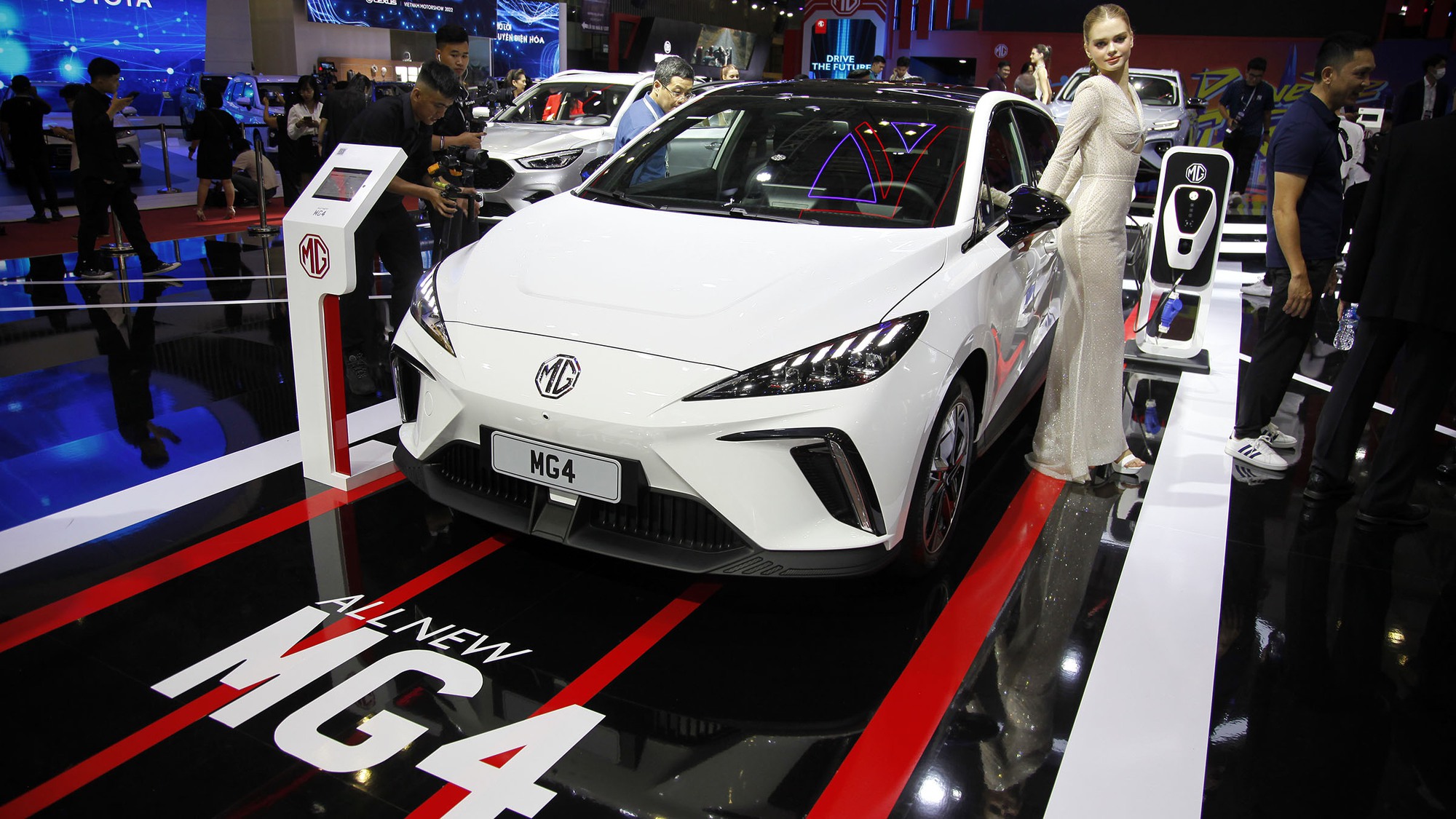 Triển lãm Ô tô Việt Nam 2022: Những mẫu xe Chỉ để ngắm tại Vietnam Motor Show - Ảnh 2.