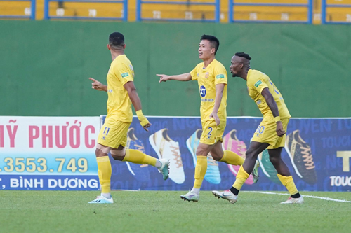 V-League 2022: Kịch tính cuộc đua trụ hạng