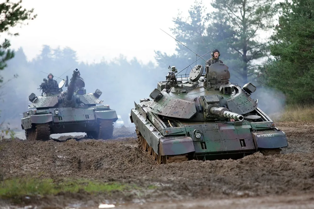 Slovenia gửi xe tăng M-55S cho Ukraine - Ảnh 3.