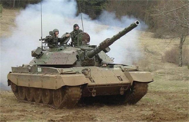 Slovenia gửi xe tăng M-55S cho Ukraine - Ảnh 5.