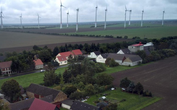 Ngôi làng tự cung cấp năng lượng giữa lòng nước Đức - Ảnh 1.